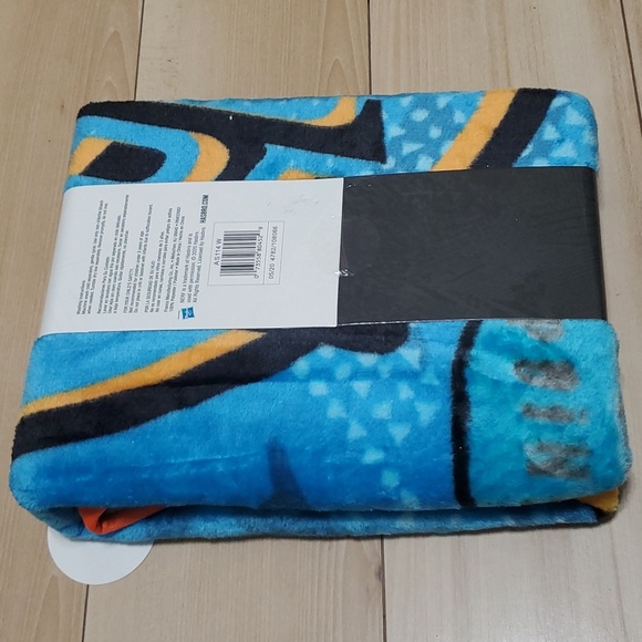 Nerf silky soft throw - Picture 3 of 5